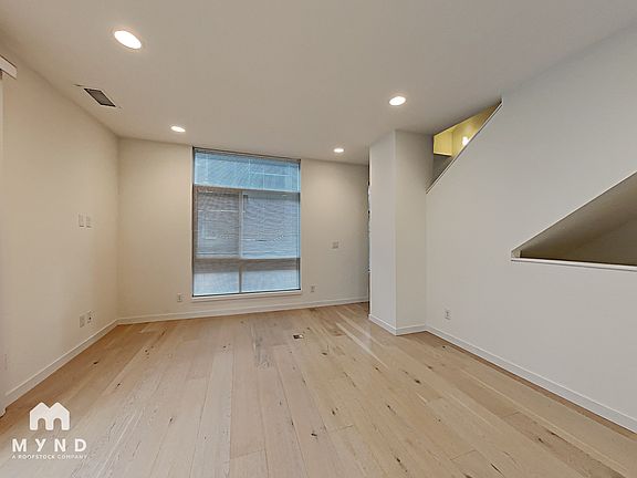 2nd image of 130 21st Ave E #B