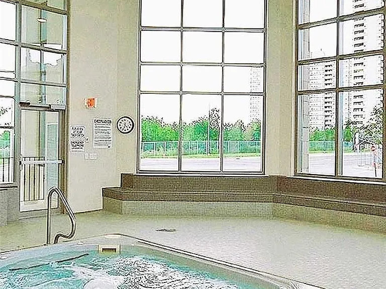 388 Prince Of Wales Dr #307 — Photo 27