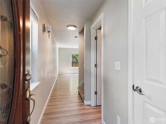 4th image of 6101 Laguna Lane SE