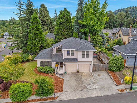 2nd image of 520 SE 15th St