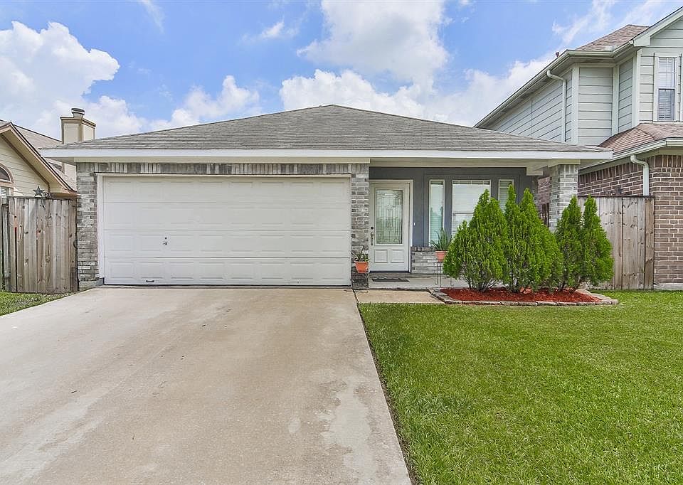 1st image of 15155 Grassington Dr