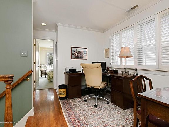 4th image of 315 New York Blvd