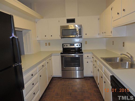 3rd image of 706 Constitution Dr #406
