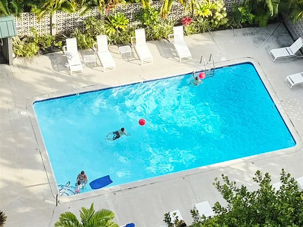 1441 Victoria St APT 1103, Honolulu, HI 96822