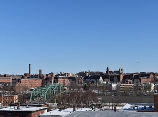 27 Cook St APT D, Auburn, ME 04210