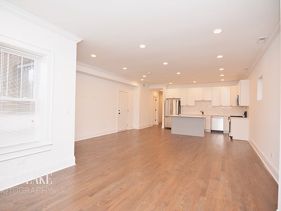 3rd image of 7314 N Claremont Ave APT 3