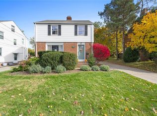 1367 Gordon Rd, Lyndhurst, OH 44124