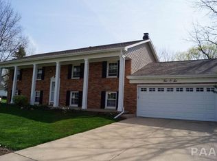 206 Simon Dr, East Peoria, IL 61611