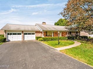 216 Mountain View Rd, Lewisburg, PA 17837