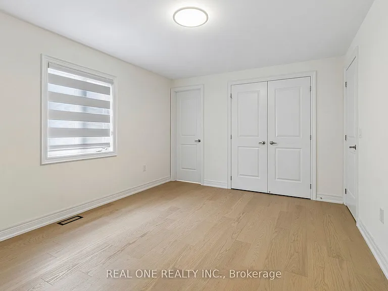 19 Rivoli Dr — Photo 36