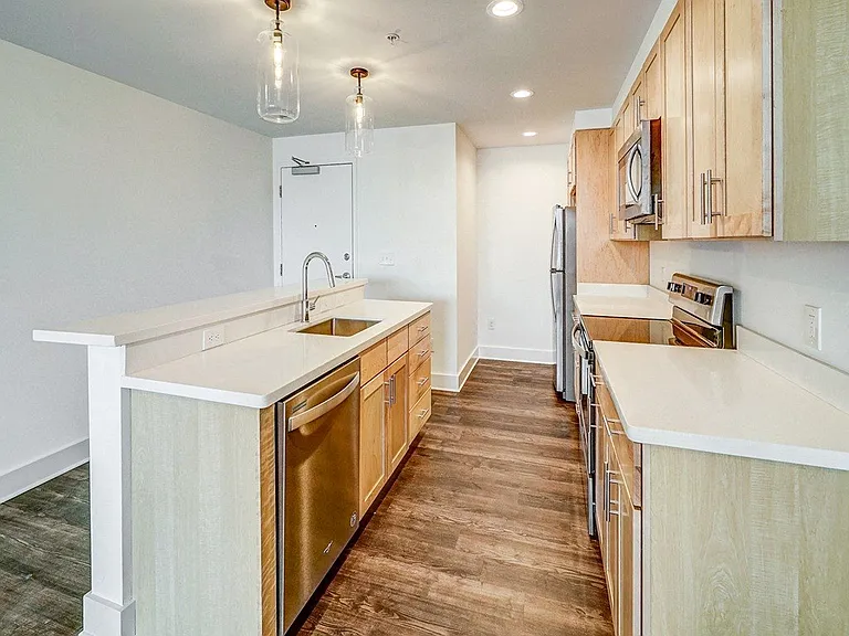 Riverside Village Apartments — Photo 81