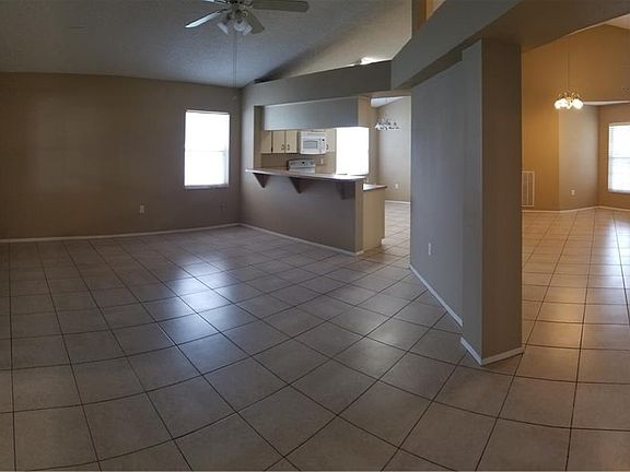 5th image of 809 Hunt Dr
