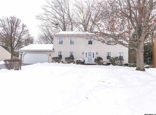 26 Parkwyn Dr, Delmar, NY 12054