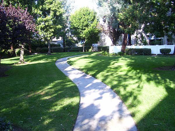 2nd image of 906 Powell Ct
