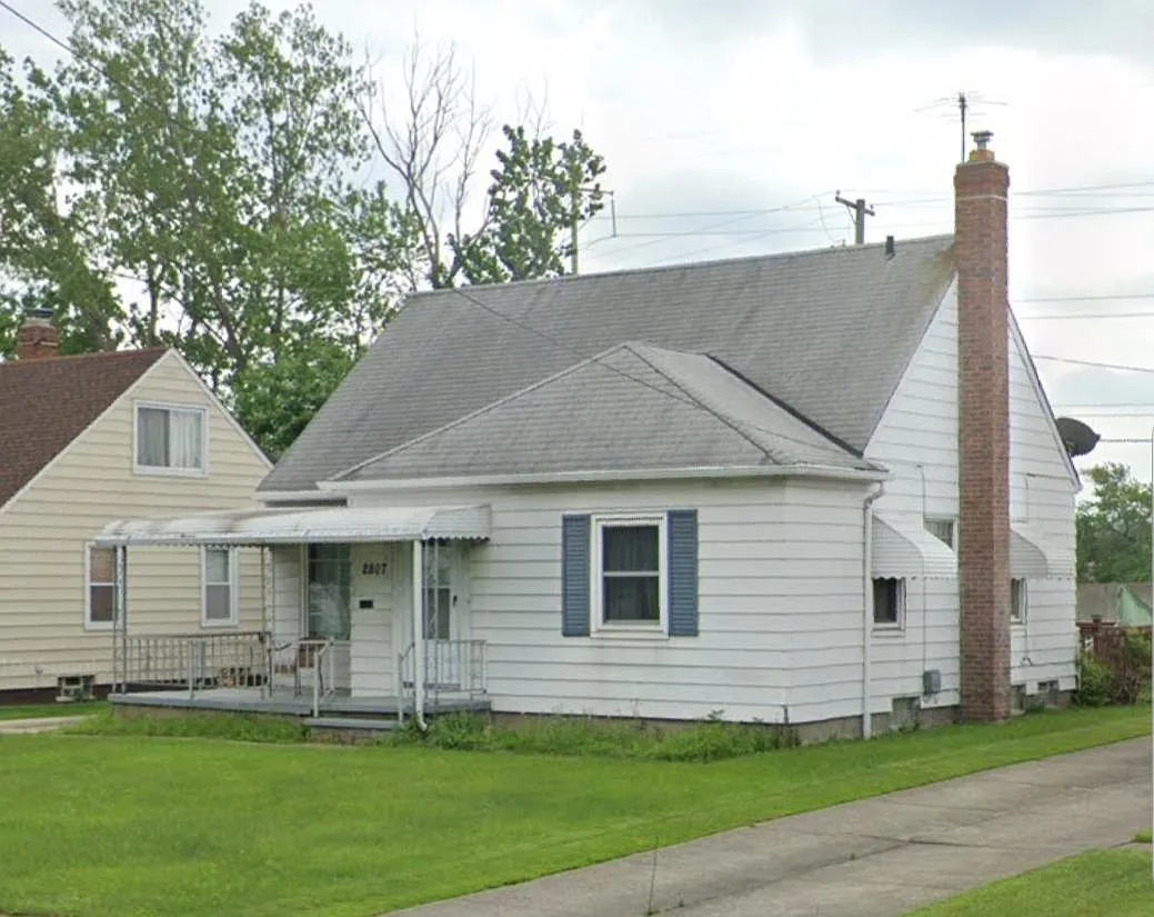 2807 Walbrook Ave photo 1