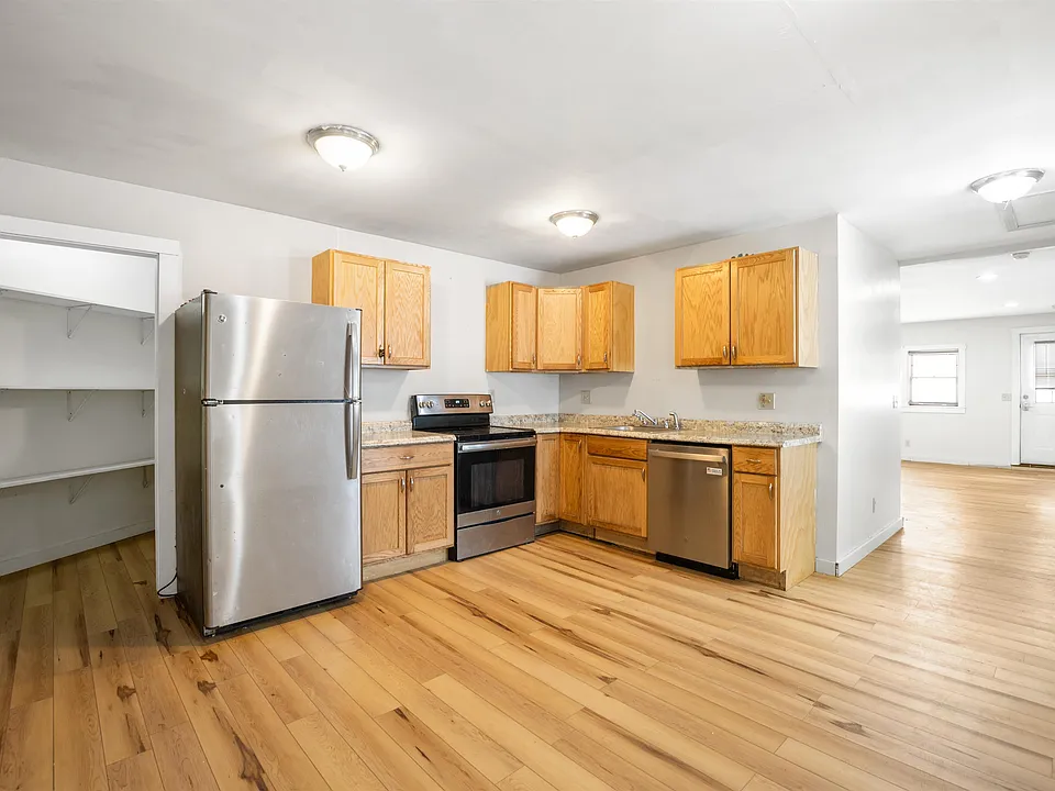7 Cross St #1