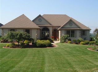 5120 Elmhurst Dr, Schnecksville, PA 18078