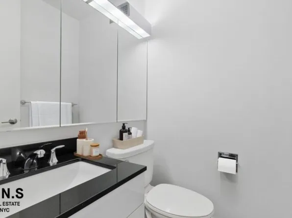 265 East 66th Street image 4 of 13