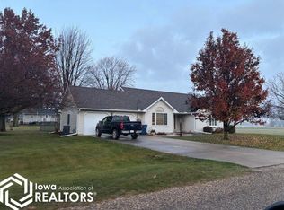 316 N Logan St, Stronghurst, IL 61480