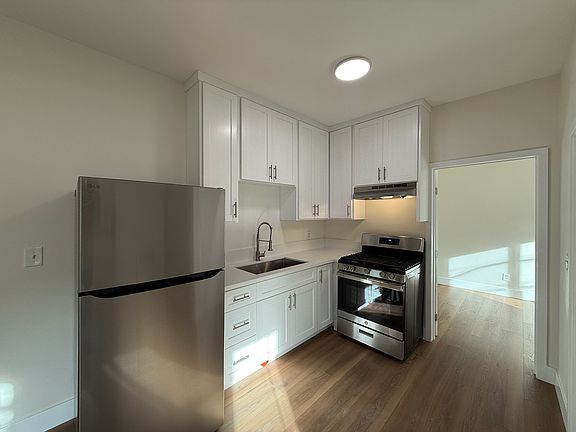 4th image of 1119 N Coronado St #210