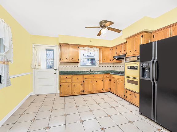 4th image of 343 Thieriot Ave