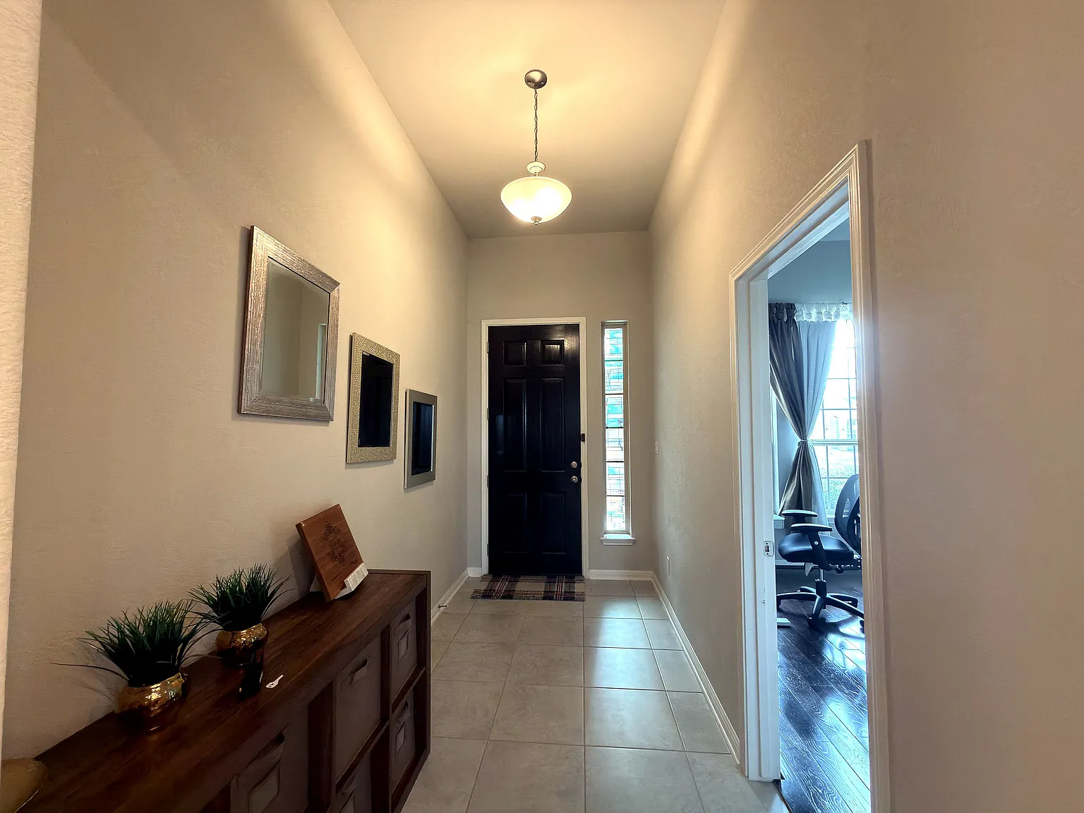 4 bed, 2082 sqft, $2,395 — Photo 3
