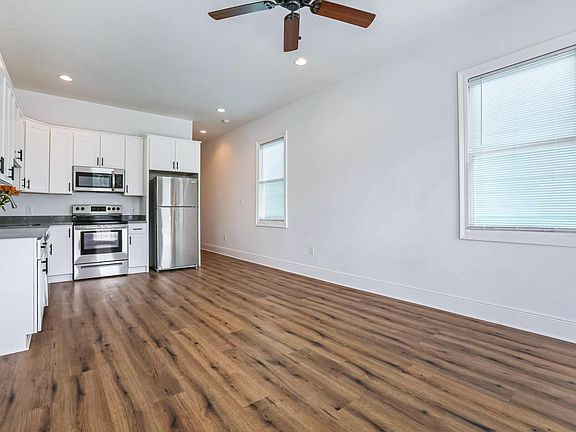 5th image of 1112 Piety St