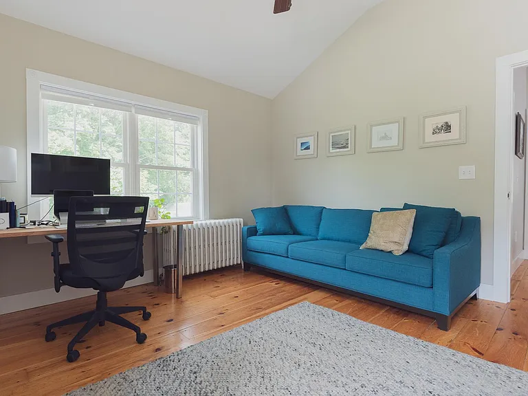 913 Sawyer St — Photo 20