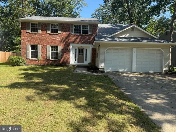 118 Squirrel Tree Ln, Mount Laurel, NJ 08054