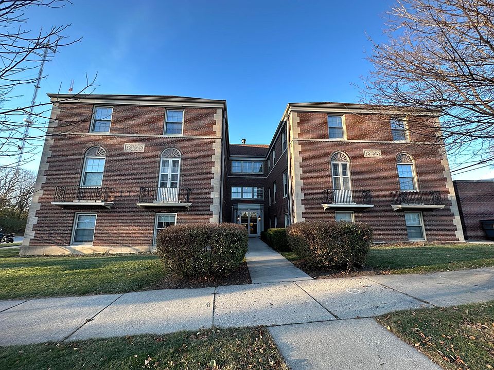 1st image of 4305 N Marlborough Dr #10