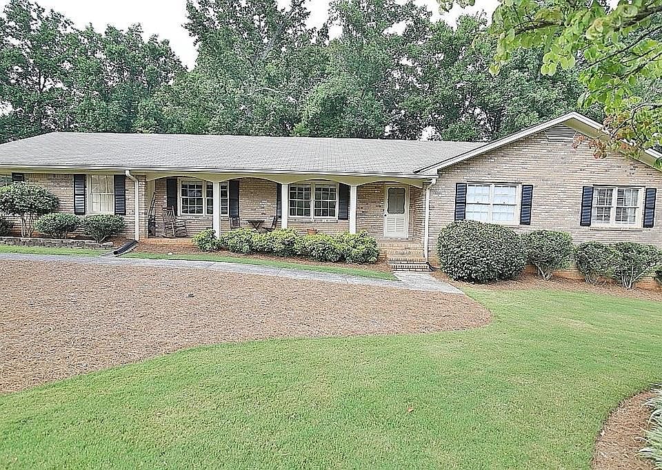 1st image of 365 Willowbrook Dr SE
