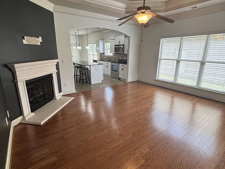 182 Sharpe St — Photo 4