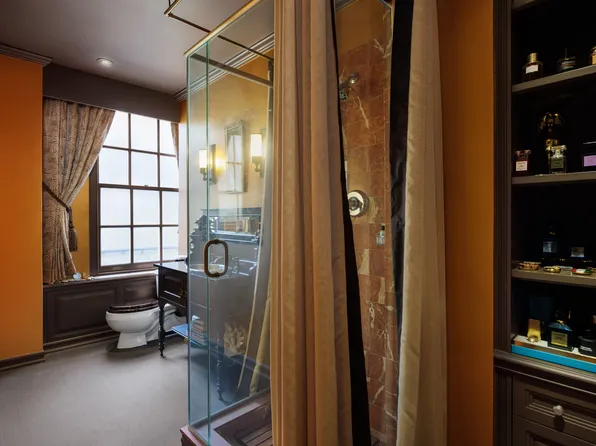 137 East 66th Street image 16 of 17