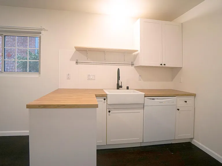 6413 Garvanza Ave — Photo 14