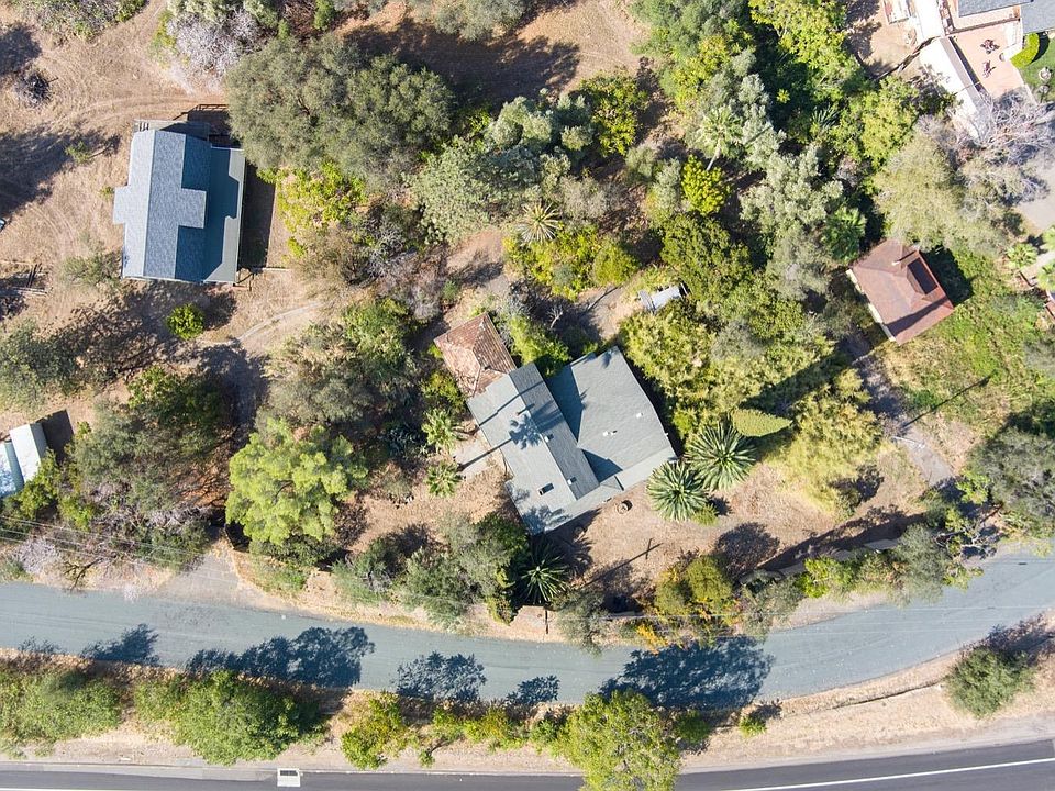 1st image of 700 Kellogg St