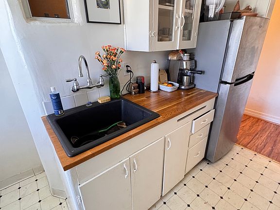 2nd image of 5123 Marathon St #5125-1/2