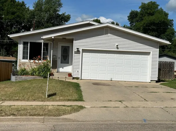 1109 13th St NW, Minot, ND 58703
