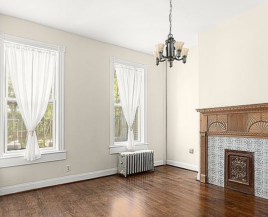 5th image of 70 Jefferson St