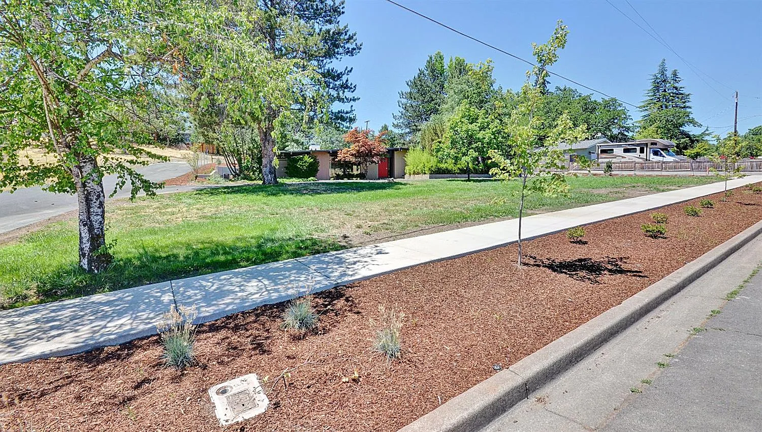 300 S Modoc Ave photo 1