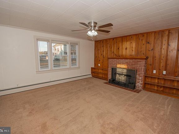 4th image of 306 N Main St