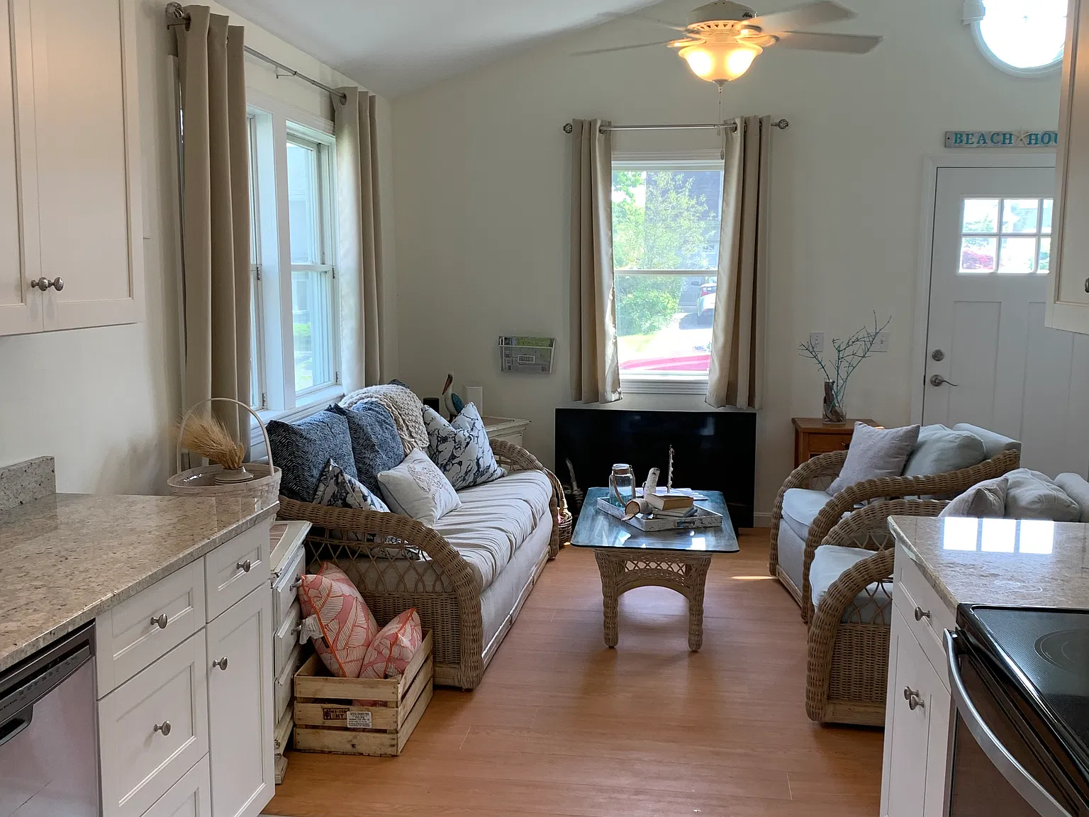2 bed, 650 sqft, $3,500 — Photo 2