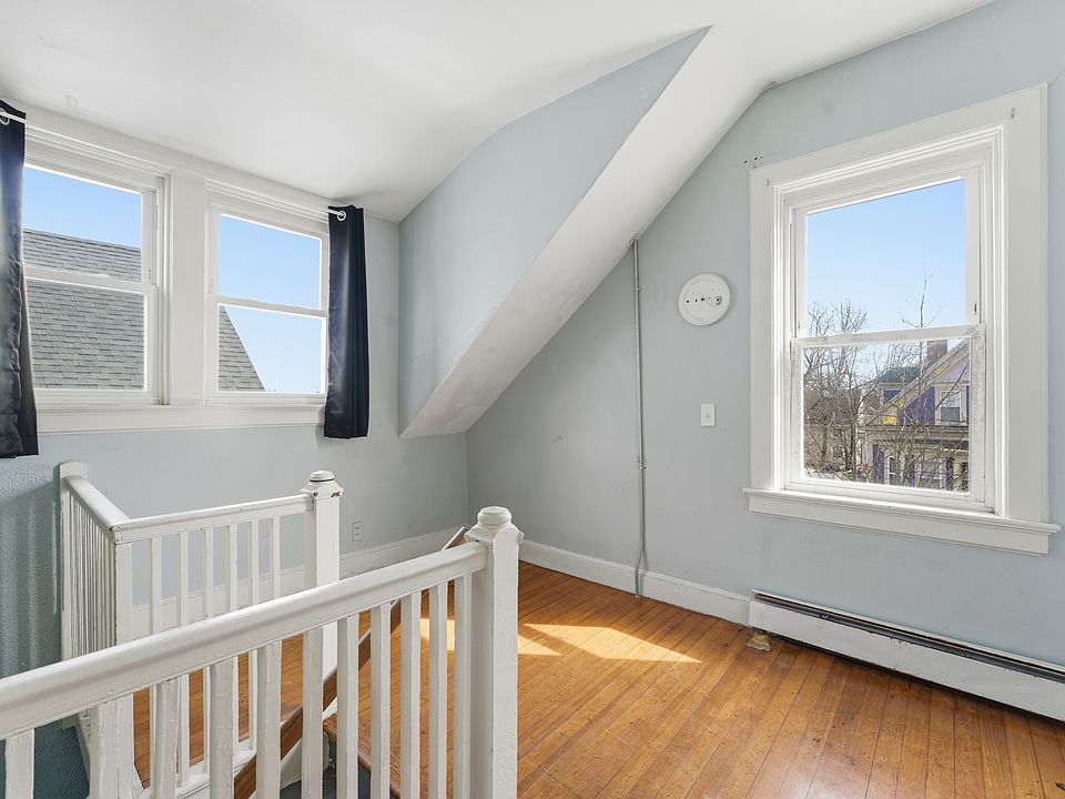 1st image of 133 Ontario St Floor 3