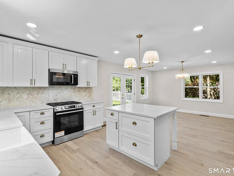 120 Ivy Hill Rd — Photo 6