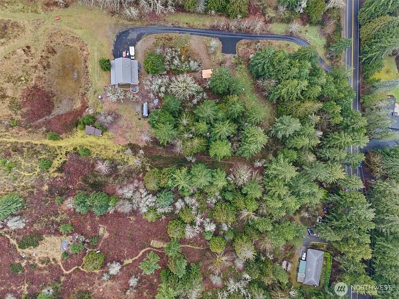 5th image of 2641 28th Avenue NW