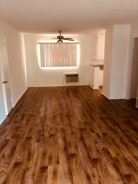Building Photo - 7614 Hampton Ave #2