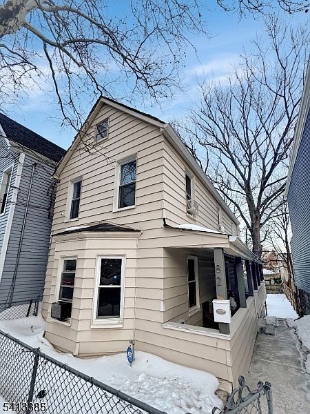 1st image of 82 Palm St