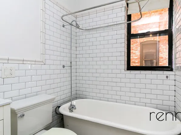 205 Street James' Place image 10 of 26