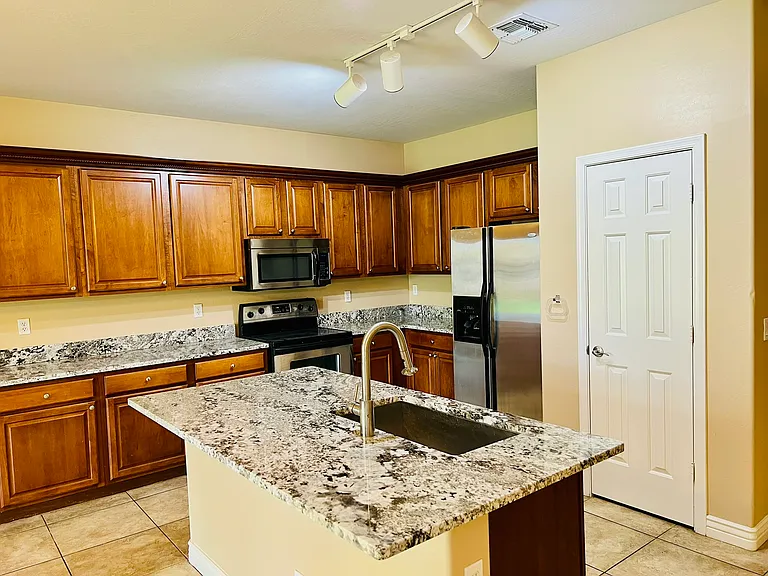 1326 E Macaw Dr — Photo 8