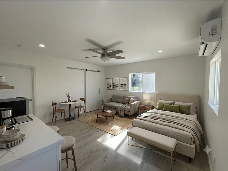 7746 Encino Ave — Photo 1