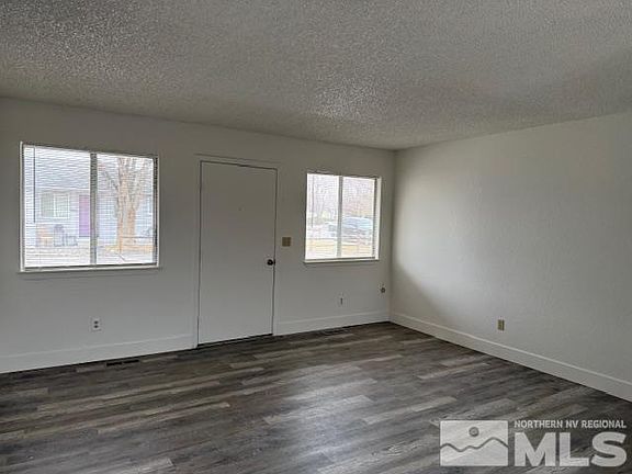 4th image of 1314 Langley Dr Units A & B